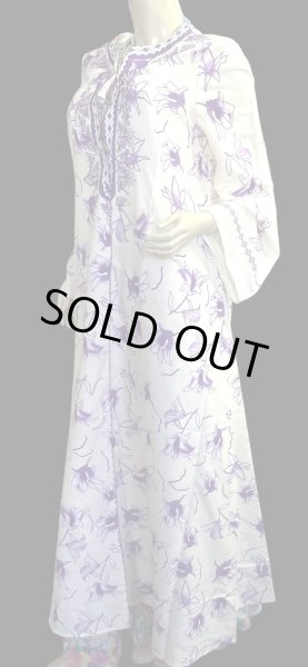 画像2: プリントポリエステルガラベーヤ☆white purple flower ☆前開きタイプ☆フロントオープン (2)